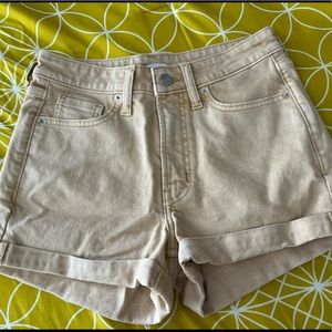 Old Navy women shorts.